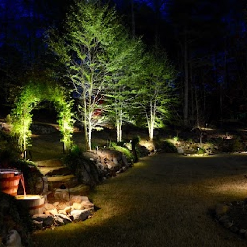 Home Exterior Landscape Lighting@2x