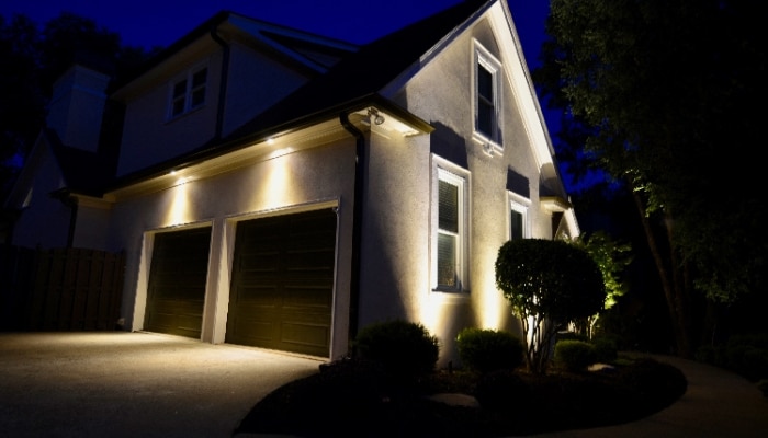 Soffit light outlet